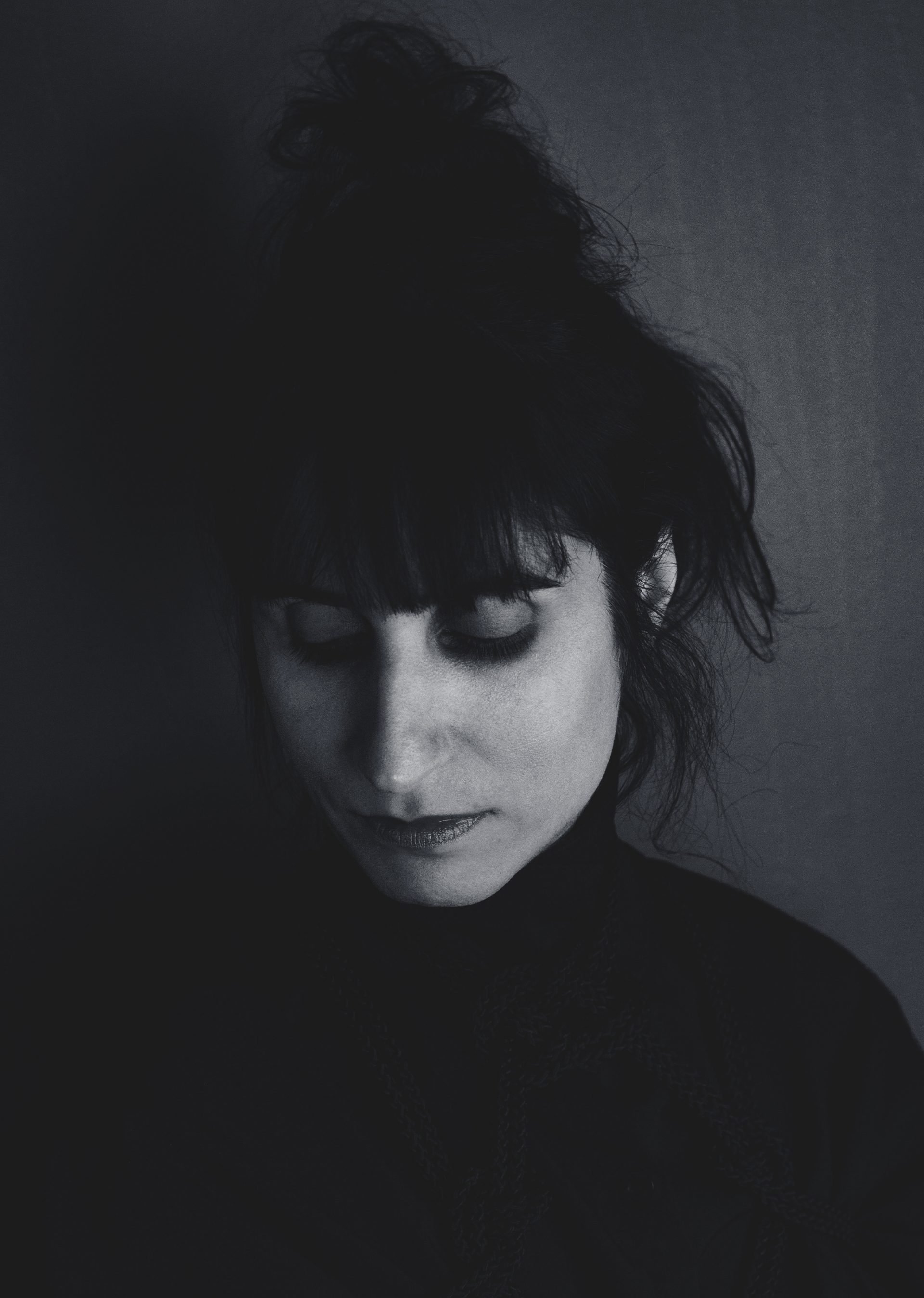 Stockholm Dark Electronic Artist Roya Debuts Moody And Unsettling Video 